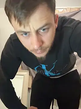 Snapshot of Julian128 chatting on 03.06.25 Julian128 online show from 03.06.25