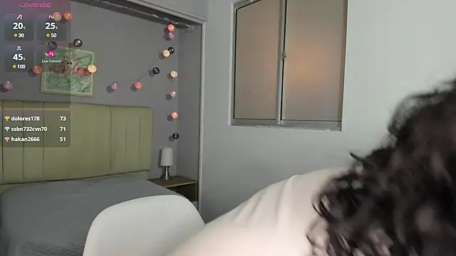 Snapshot of ema_saenz chatting on 02.21.25 ema saenz online show from 02.21.25