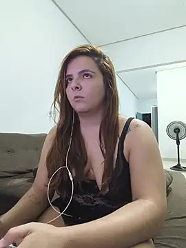 Snapshot of Bruninha_Hot10 chatting on 06.07.26 Bruninha Hot10 online show from 06.07.26