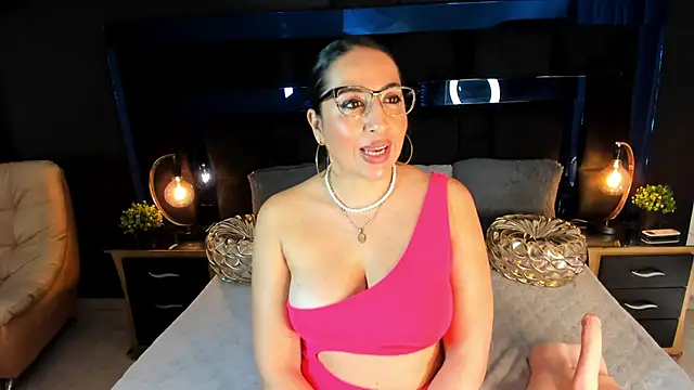 MayraVegas online show from 12.15.24