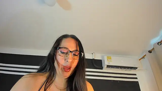 MayraVegas online show from 01.15.25