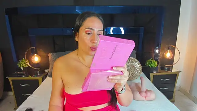 MayraVegas online show from 02.19.25