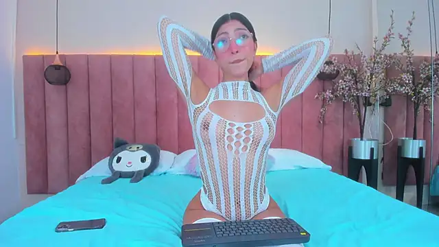 MarianaBranzz online show from 01.13.25