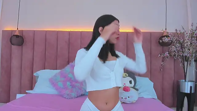 MarianaBranzz online show from 01.23.25