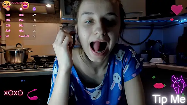 Snapshot of _Nika_Kik chatting on 02.28.25 Nika Kik online show from 02.28.25