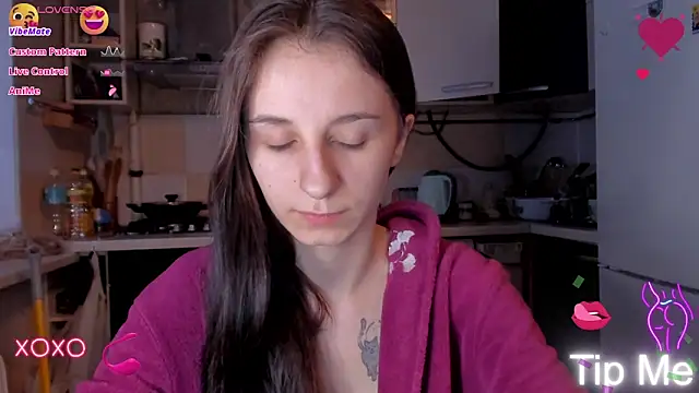 Snapshot of _Nika_Kik chatting on 03.05.25 Nika Kik online show from 03.05.25