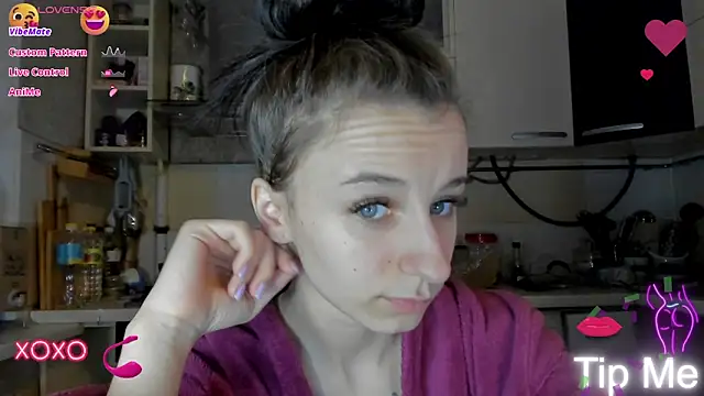 Snapshot of _Nika_Kik chatting on 03.10.25 Nika Kik online show from 03.10.25