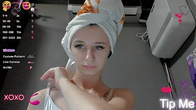 Snapshot of _Nika_Kik chatting on 03.18.25 Nika Kik online show from 03.18.25