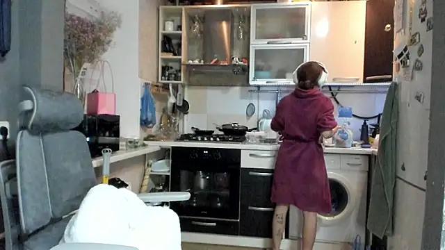 Snapshot of _Nika_Kik chatting on 09.28.25 Nika Kik online show from 09.28.25