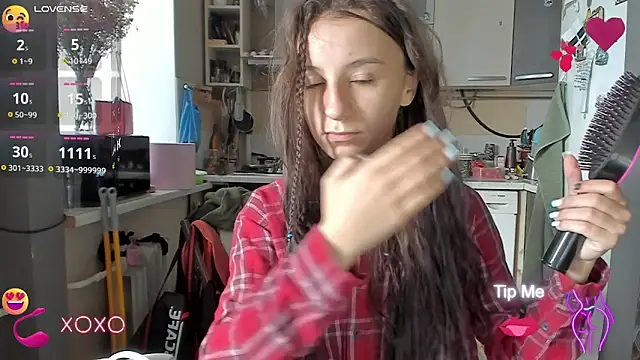 Snapshot of _Nika_Kik chatting on 10.03.25 Nika Kik online show from 10.03.25