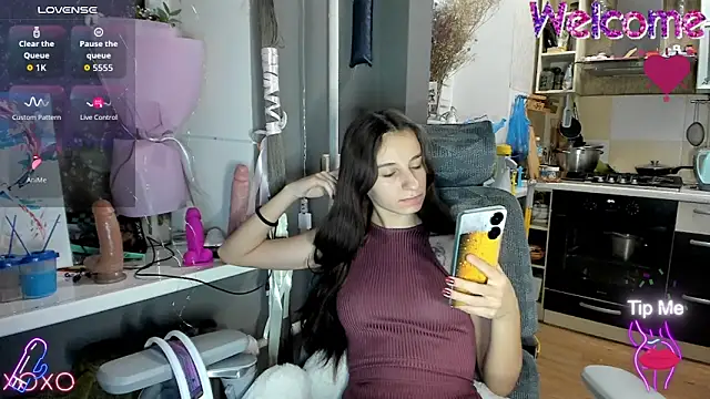 Snapshot of _Nika_Kik chatting on 11.26.25 Nika Kik online show from 11.26.25