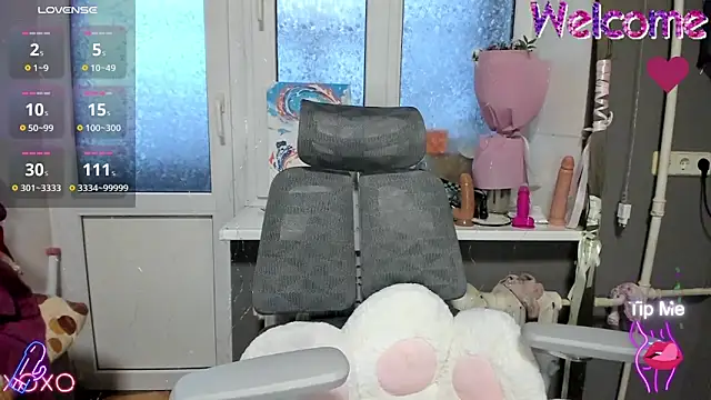 Snapshot of _Nika_Kik chatting on 11.27.25 Nika Kik online show from 11.27.25