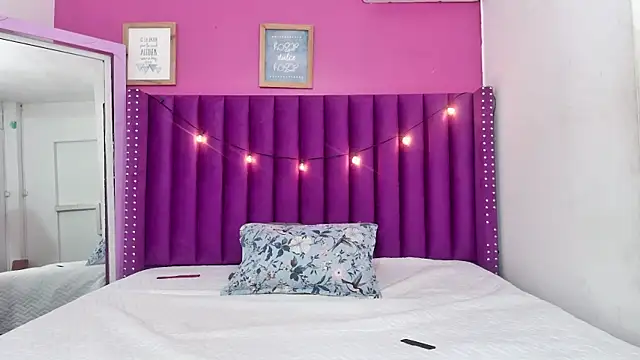 kinkyhousewifee online show from 04.29.26