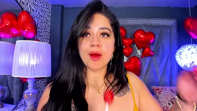 Snapshot of nahomi_sweett chatting on 02.11.25 nahomi sweett online show from 02.11.25