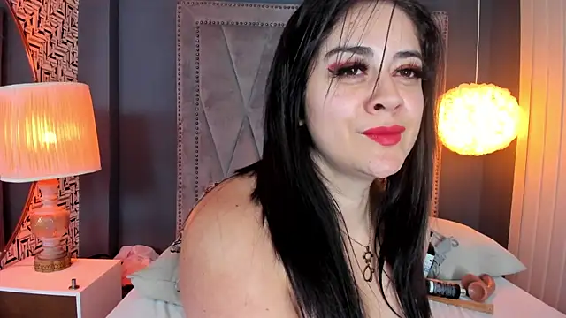 Snapshot of nahomi_sweett chatting on 02.28.25 nahomi sweett online show from 02.28.25