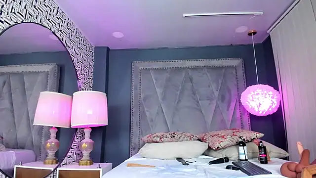 Snapshot of nahomi_sweett chatting on 03.11.25 nahomi sweett online show from 03.11.25