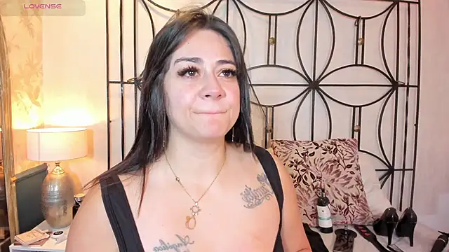 Snapshot of nahomi_sweett chatting on 09.09.25 nahomi sweett online show from 09.09.25