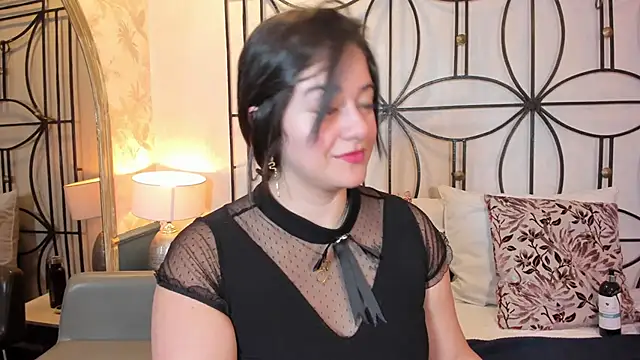 Snapshot of nahomi_sweett chatting on 09.25.25 nahomi sweett online show from 09.25.25