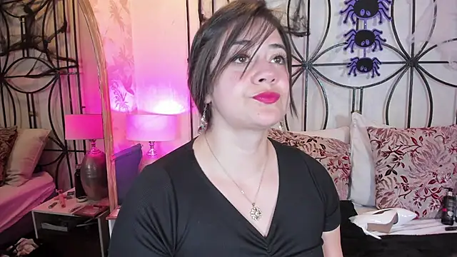 Snapshot of nahomi_sweett chatting on 10.21.25 nahomi sweett online show from 10.21.25