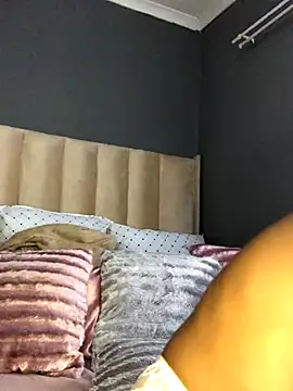 Snapshot of Nicole_Liam_ chatting on 10.19.25 Nicole Liam online show from 10.19.25