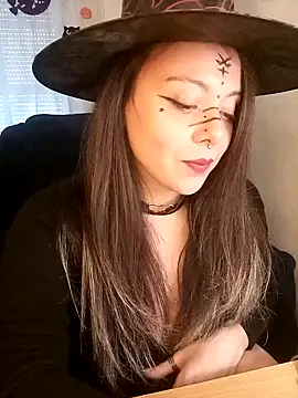 Snapshot of Kimiechanuwu chatting on 10.24.25 Kimiechanuwu online show from 10.24.25