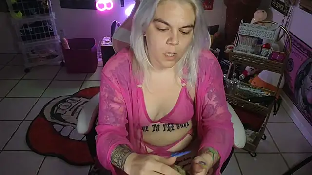 CherryBombBomb online show from 01.11.25