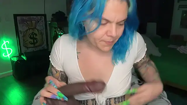 Snapshot of CherryBombBomb chatting on 02.06.26 CherryBombBomb online show from 02.06.26