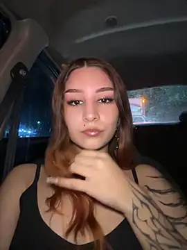 Snapshot of Mon_Cherry chatting on 11.26.25 Mon Cherry online show from 11.26.25