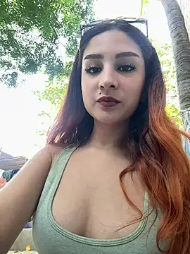 Snapshot of Mon_Cherry chatting on 12.14.25 Mon Cherry online show from 12.14.25