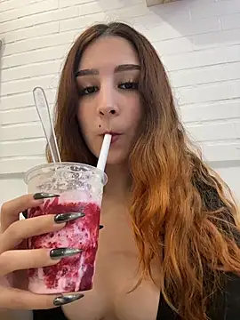 Snapshot of Mon_Cherry chatting on 01.10.26 Mon Cherry online show from 01.10.26