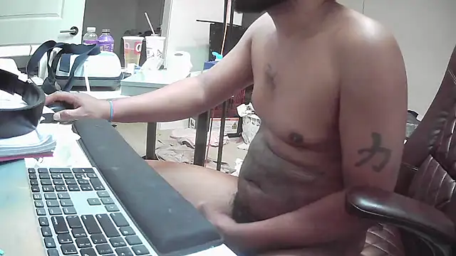 Snapshot of dickieshomieATX chatting on 01.11.26 dickieshomieATX online show from 01.11.26