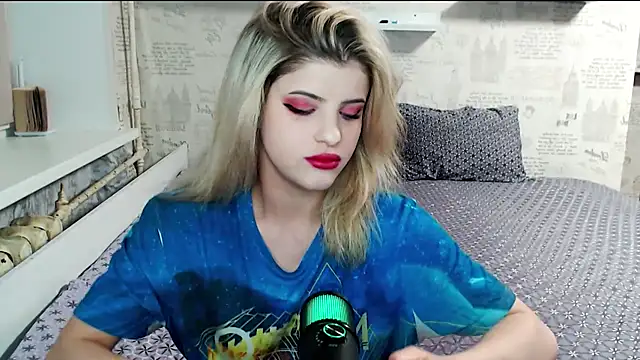 Snapshot of AleksandraFlores chatting on 04.11.26 AleksandraFlores online show from 04.11.26