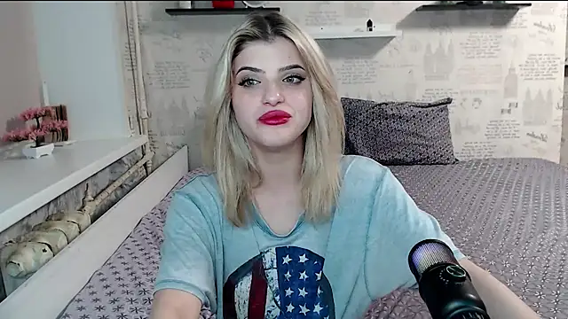 Snapshot of AleksandraFlores chatting on 04.14.26 AleksandraFlores online show from 04.14.26