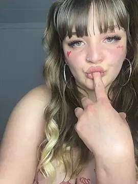 Snapshot of Lalalust69 chatting on 02.14.25 Lalalust69 online show from 02.14.25