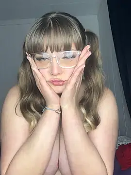 Snapshot of Lalalust69 chatting on 02.16.25 Lalalust69 online show from 02.16.25