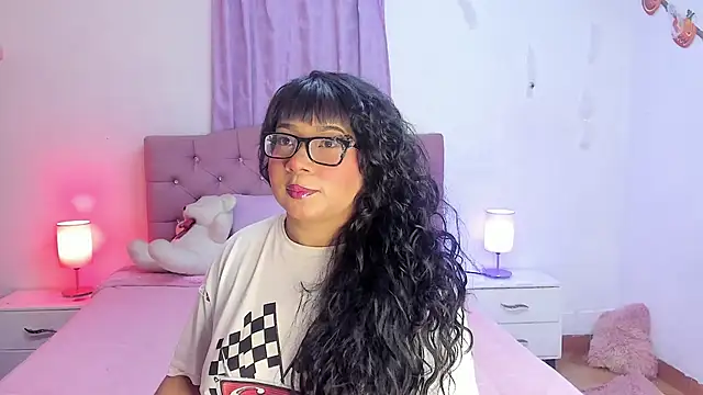 Latinabombsheell online show from 11.18.25