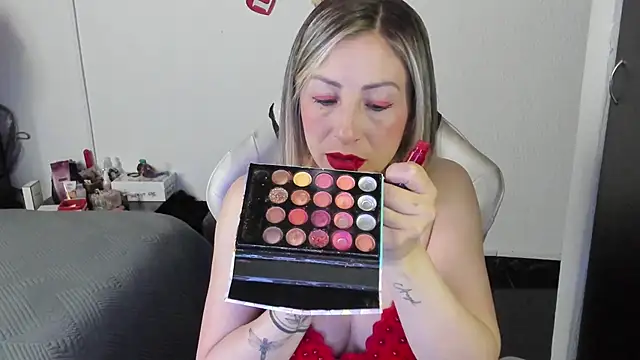 Andreina Suann online show from 10.25.25