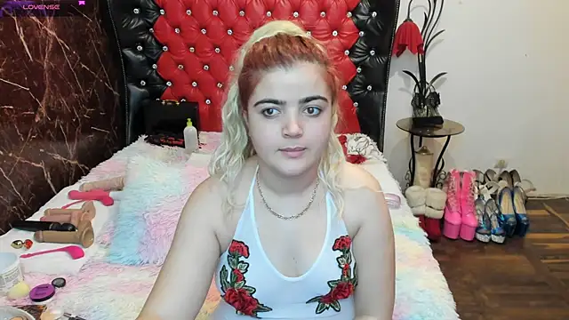 Anasunshine12 online show from 01.18.25