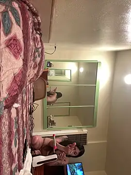 Snapshot of Gin4Cole chatting on 02.06.25 Gin4Cole online show from 02.06.25