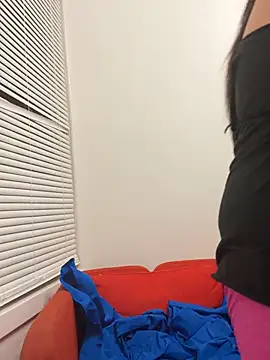 Snapshot of Gin4Cole chatting on 03.03.25 Gin4Cole online show from 03.03.25