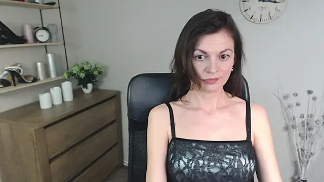 VivianWILD online show from 12.31.24