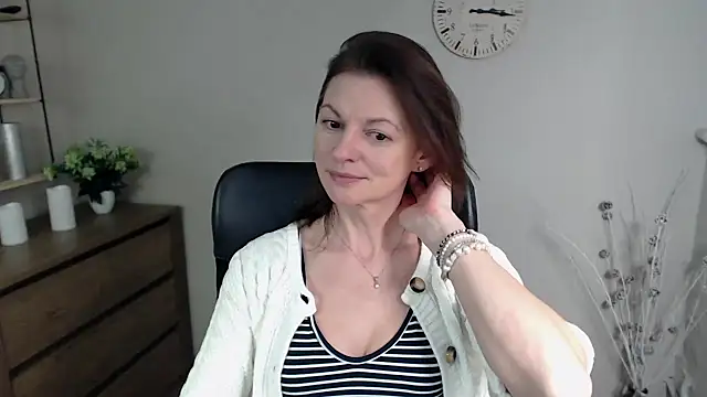 VivianWILD online show from 01.23.25