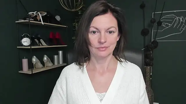 VivianWILD online show from 09.26.25