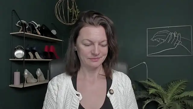 VivianWILD online show from 11.10.25