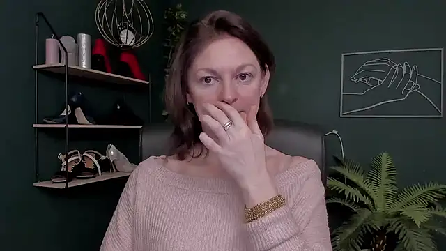 VivianWILD online show from 11.20.25