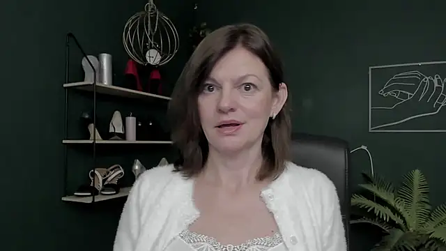 VivianWILD online show from 11.26.25