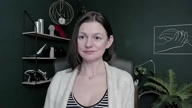 VivianWILD online show from 02.10.26