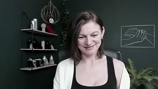VivianWILD online show from 06.12.26