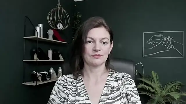 VivianWILD online show from 06.16.26