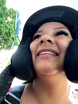 Snapshot of loreth_J chatting on 09.09.25 loreth J online show from 09.09.25